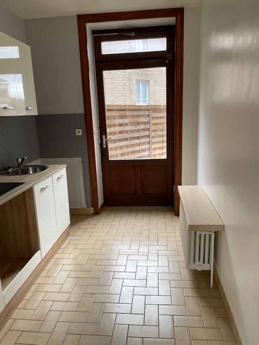 Location Appartement F2 au RDC Dunières