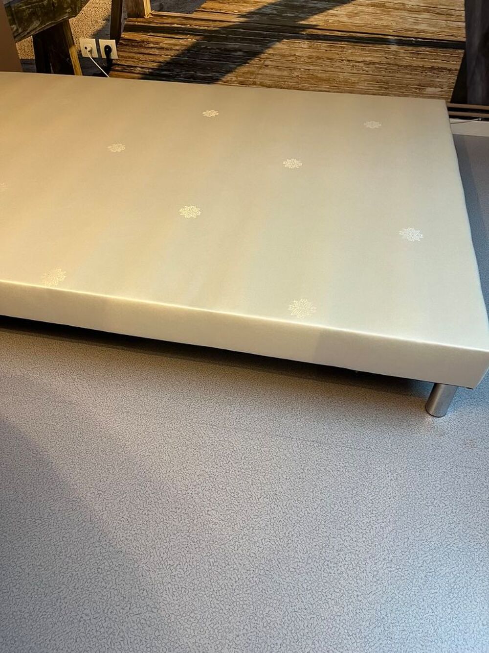 Sommier tapissier neuf Meubles