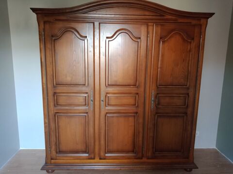 Armoire en chtaignier + chevet  70 Chessy (77)