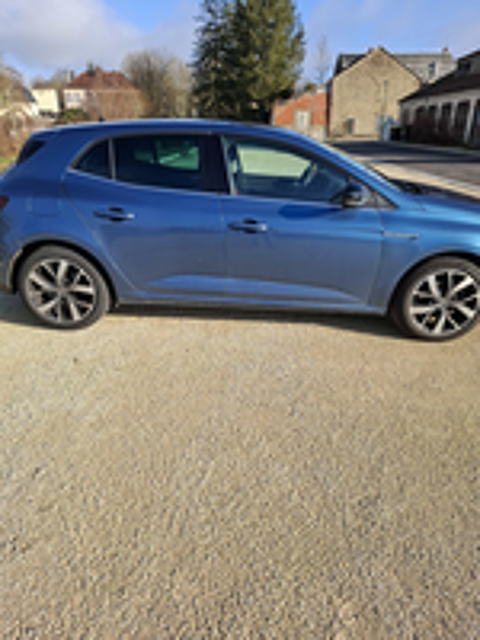 Megane IV M&eacute;gane IV Berline TCe 140 FAP Limited 2018 occasion 89600 Saint-Florentin