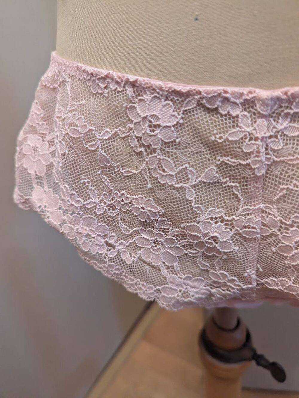 Lot de sous v&ecirc;tements en dentelle Vêtements