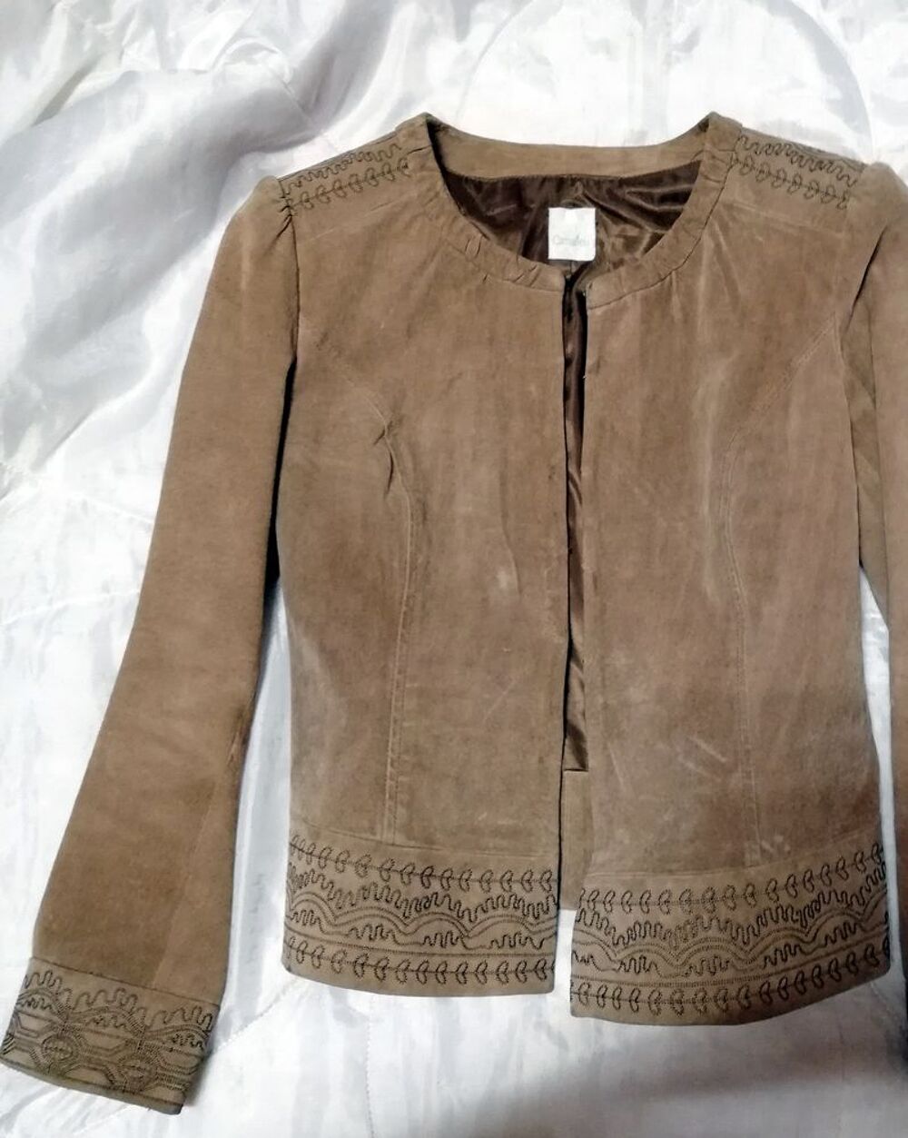veste daim brod&eacute;e Vêtements