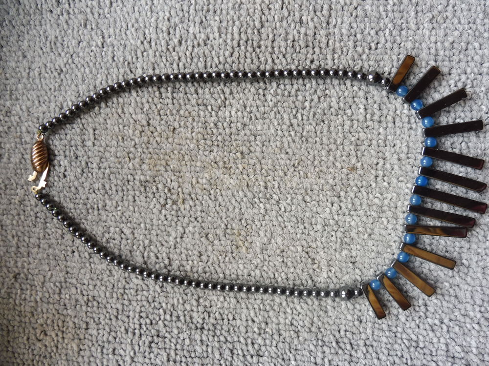 collier h&eacute;matite Bijoux et montres