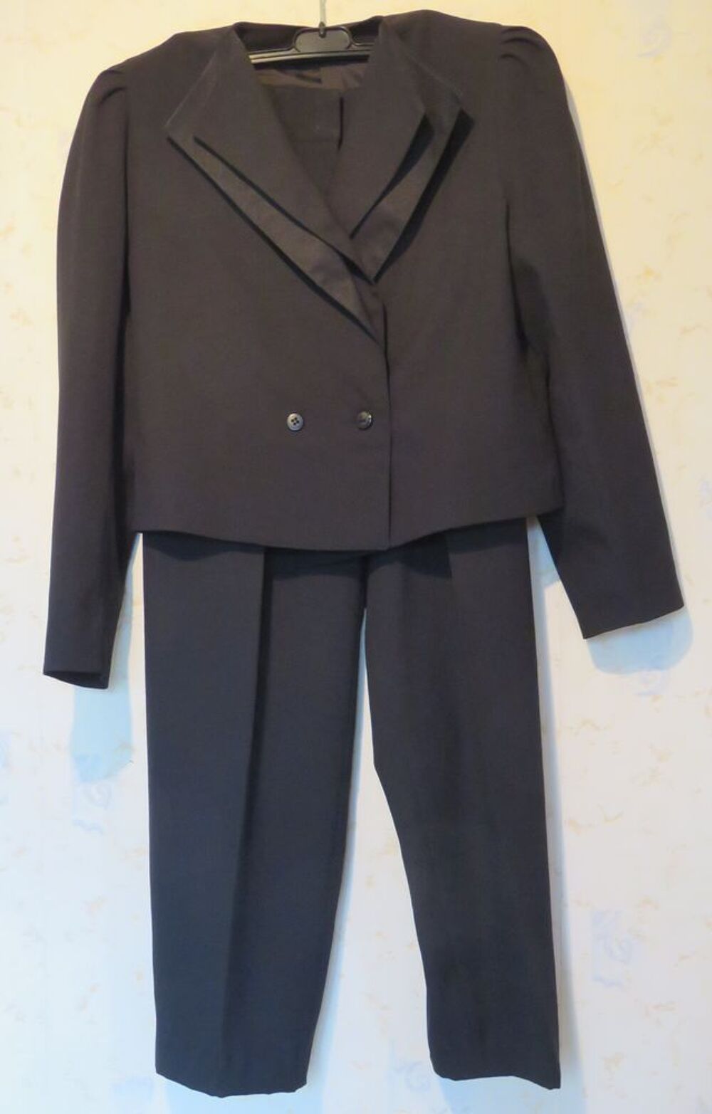 Ensemble femme veste/pantalon/chemisier, taille 34 Vêtements