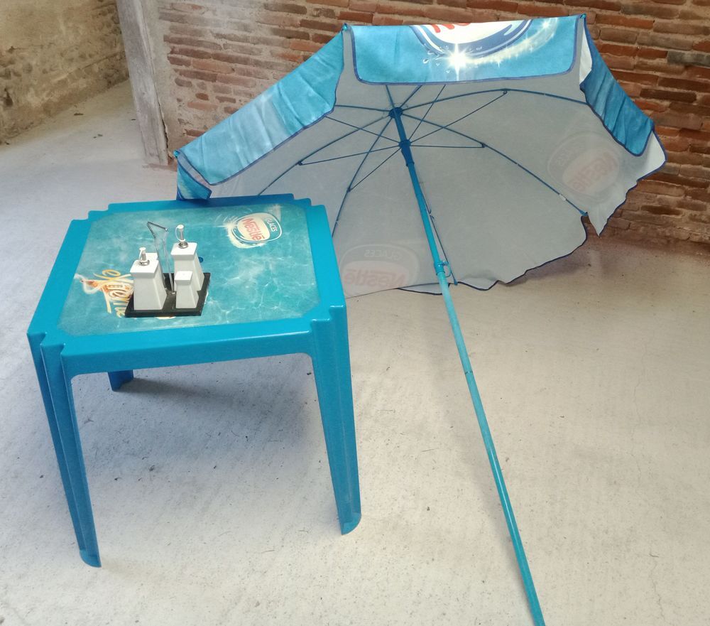 Ensemble de jardin table 4 fauteuils et parasol couleur Bleu Meubles