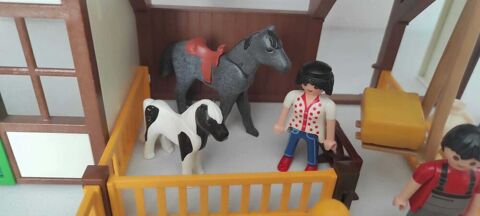 Playmobil Grande Ferme réf: 6120 avec enclos modulable. 80 Anse (69)