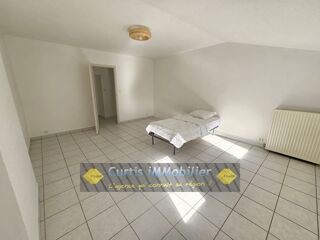  Appartement à louer 3 pièces 79 m²