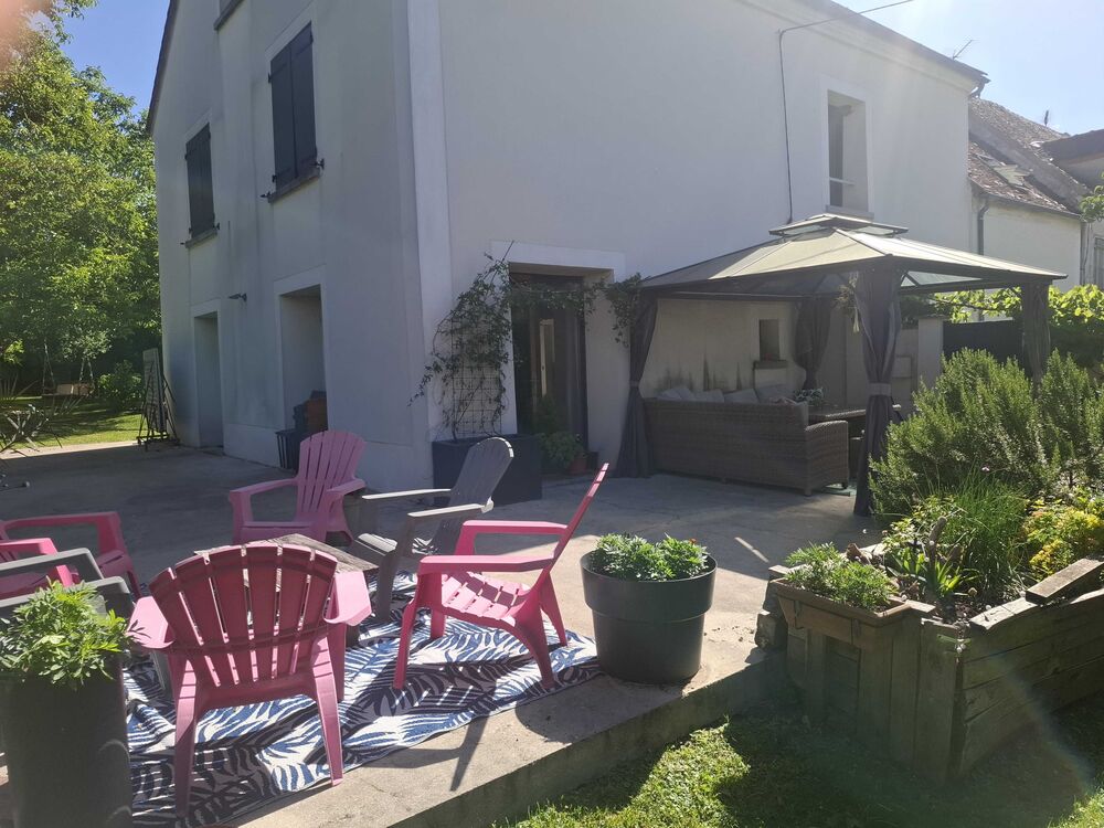 Maison 8 pièces 235 m² · à Bouleurs · 235 m² · 499 000 €