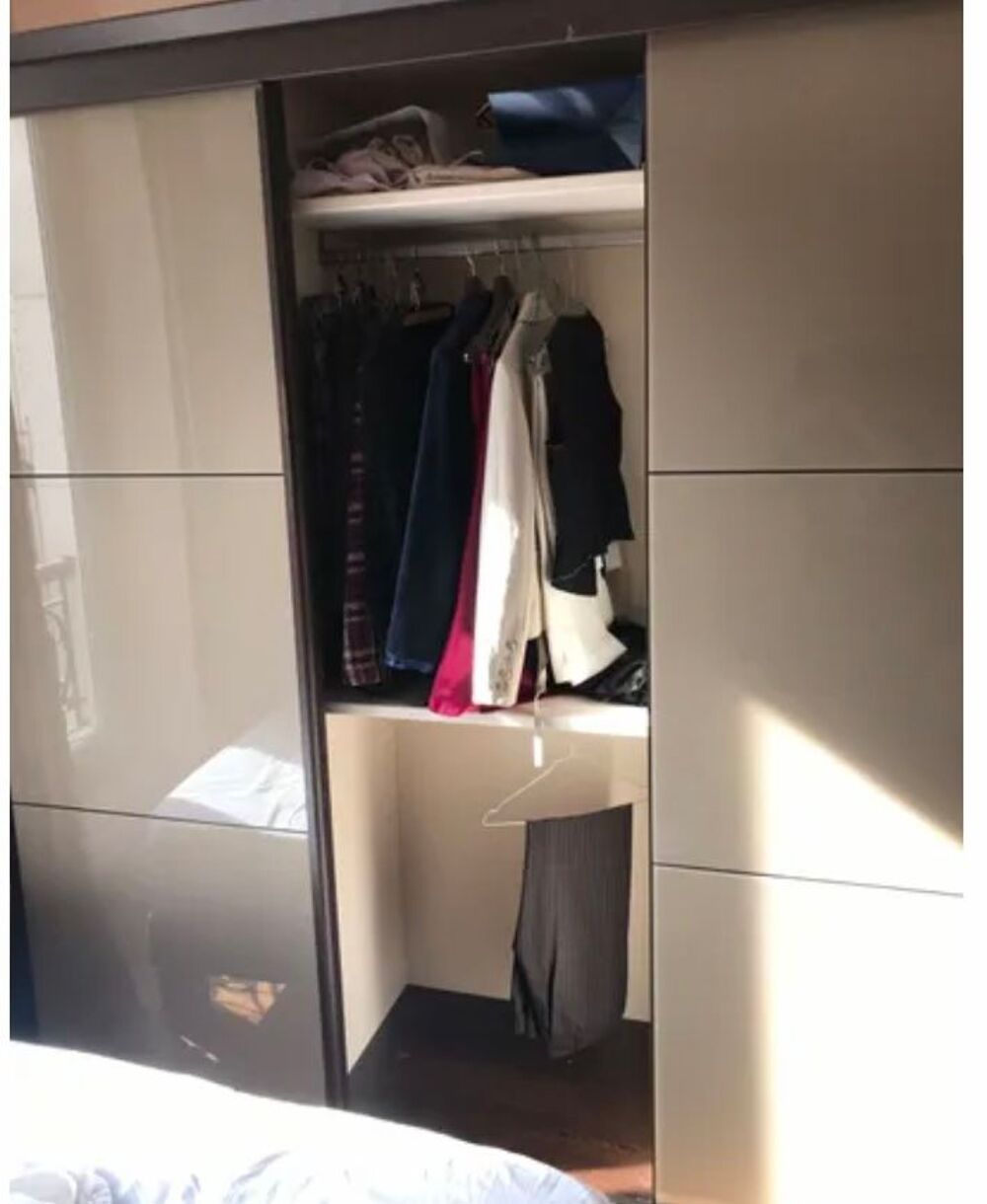 grande et belle armoire 3 portes-miroir/tr&egrave;s bon &eacute;tat Meubles