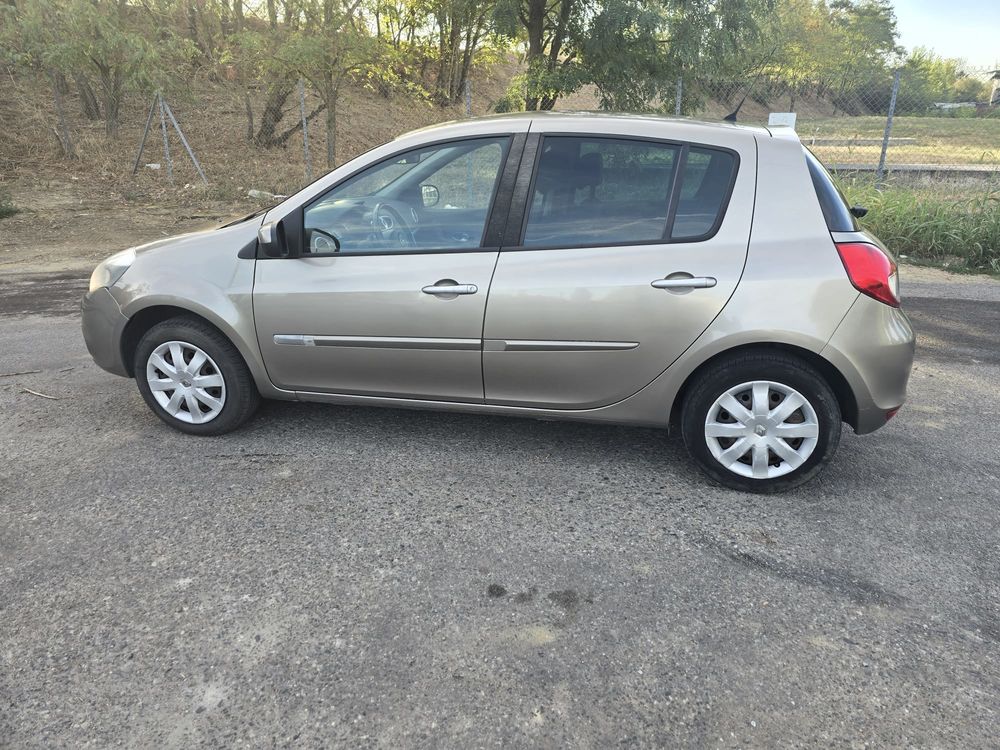 Clio III 1.5 dCi 105 eco2 Dynamique (6 CV) 2009 occasion 31140 Aucamville