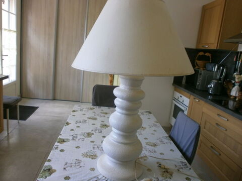 Lampe sur pieds TBE - H 0.80 25 Tugéras-Saint-Maurice (17)