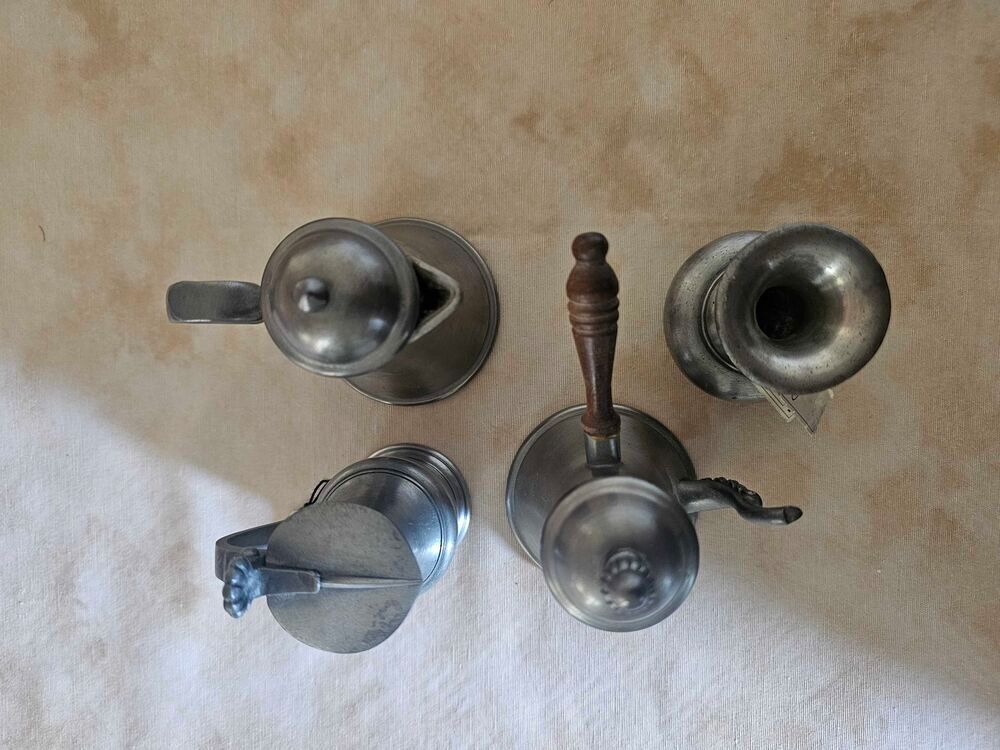 lot de 4 bibelots en &eacute;tain. Décoration