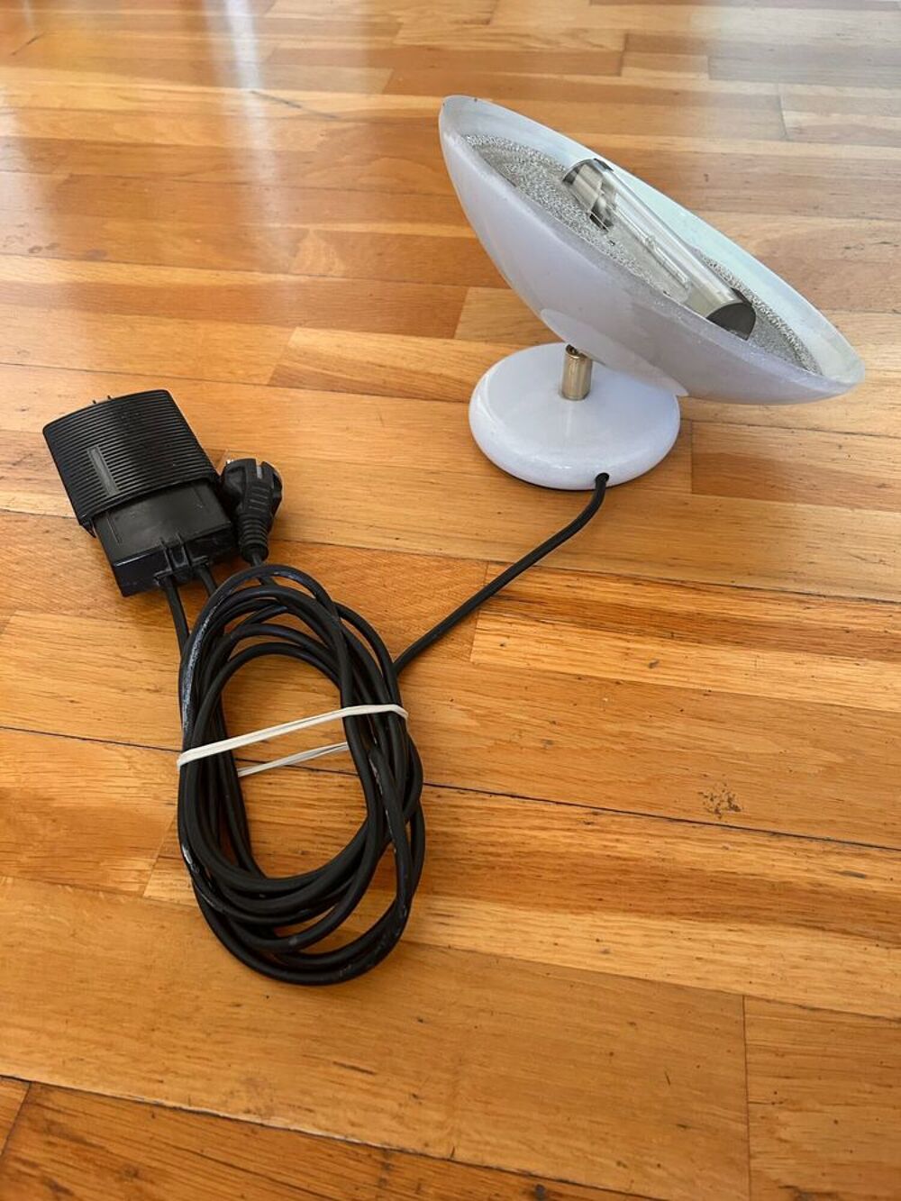 2 petits supports pour lampes halog&egrave;nes Décoration