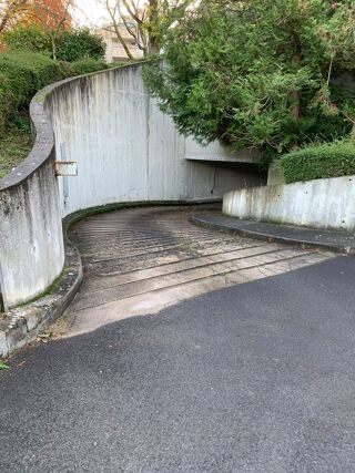  Parking / Garage à louer 13 m²