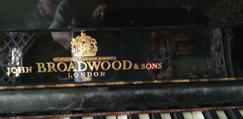 Piano droit John Broadwood and sons noir 800 Saint-Maur-des-Fossés (94)