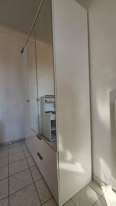 ARMOIRE 250 Nice (06)