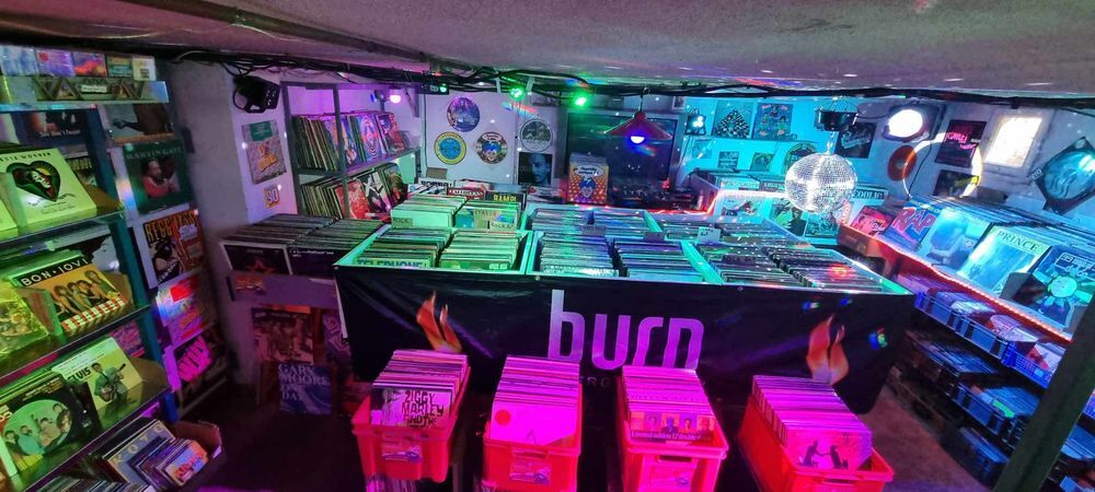 collection compl&egrave;te de disques vinyles Maxi 45 DJ 33T album CD et vinyles