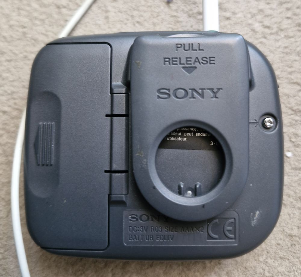Tuner FM/AM SONY Walkman SRF-M35 Audio et hifi