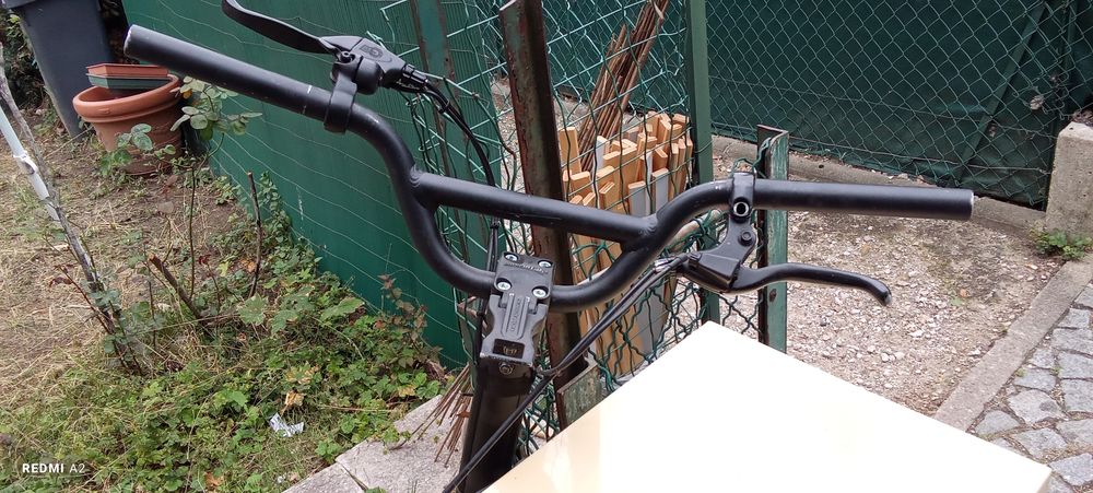 Lot de Pi&egrave;ces d&eacute;tach&eacute;es de trotinettes Sports