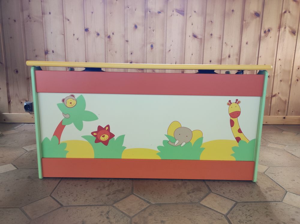 Coffre &agrave; jouet (avec v&eacute;rin neuf) Mobilier enfants