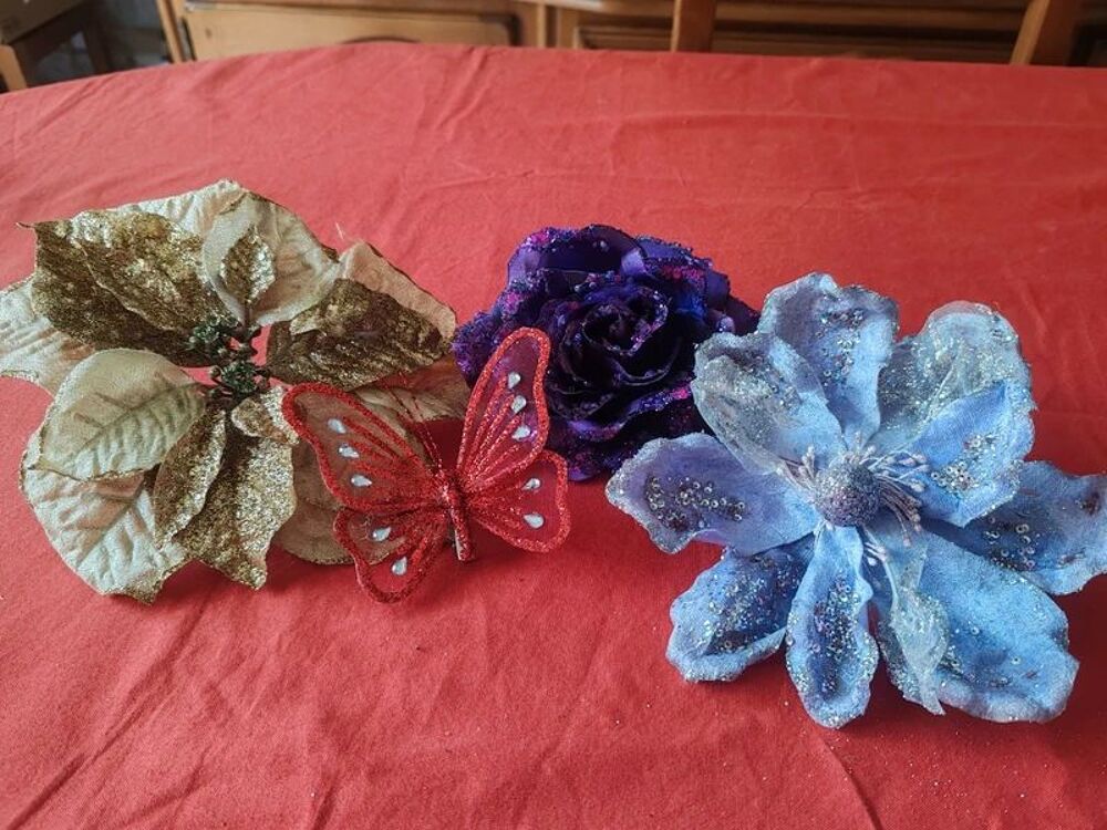 3 fleurs et un papillon avec pince pour sapin Décoration