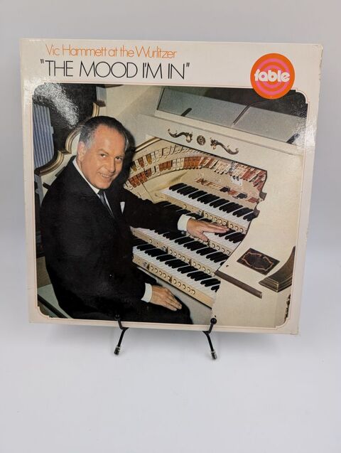 Vinyle 33 tours Vic Hammett at the Wurlitzer  The Mood I'm.. 5 Vulbens (74)