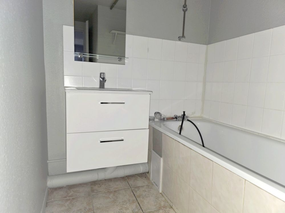 Vente Appartement SAINT NICOLAS DE PORT, appartement en duplex de type F3 de 78 m² rénové en 2024, deux chambres, quartier calme proche de toutes commodités. Saint-nicolas-de-port
