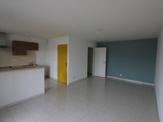  Appartement à louer 4 pièces 80 m²