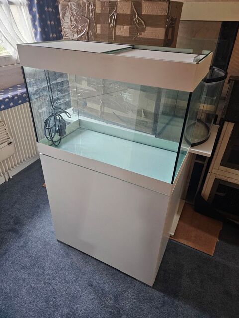 Aquarium NEUF blanc + meuble 399 77000 La rochette