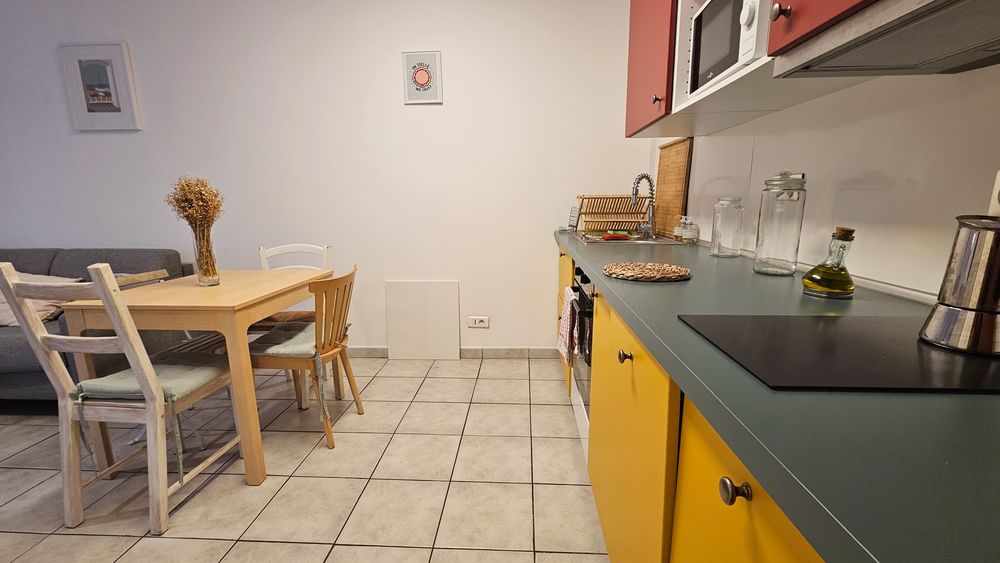 Location Appartement Joli F2 Meublé avec petite terrasse au centre de Sète Sète