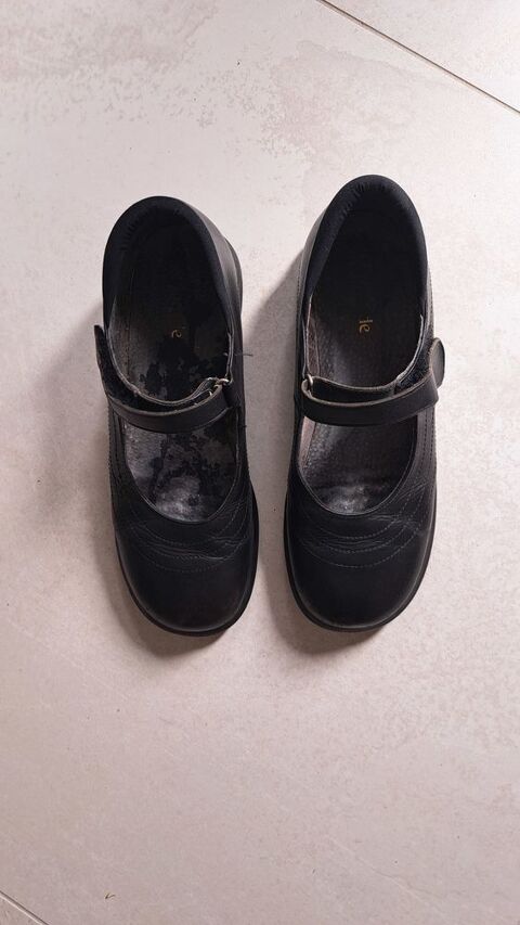 Chaussure noire 12 Claix (38)