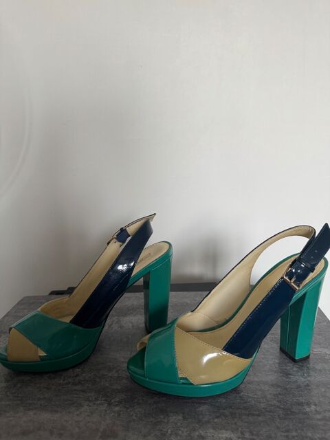 Sandales à talons hauts cuir verni multicolore Geox 38 Rueil-Malmaison (92)