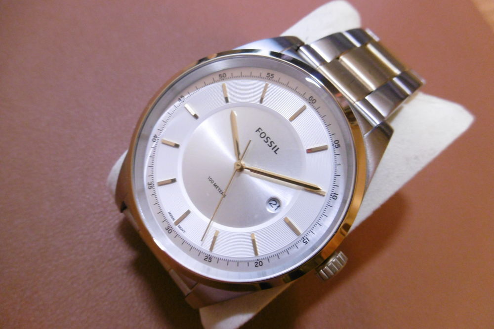 Marque Fossil NEUVE jamais port&eacute;e
Bijoux et montres