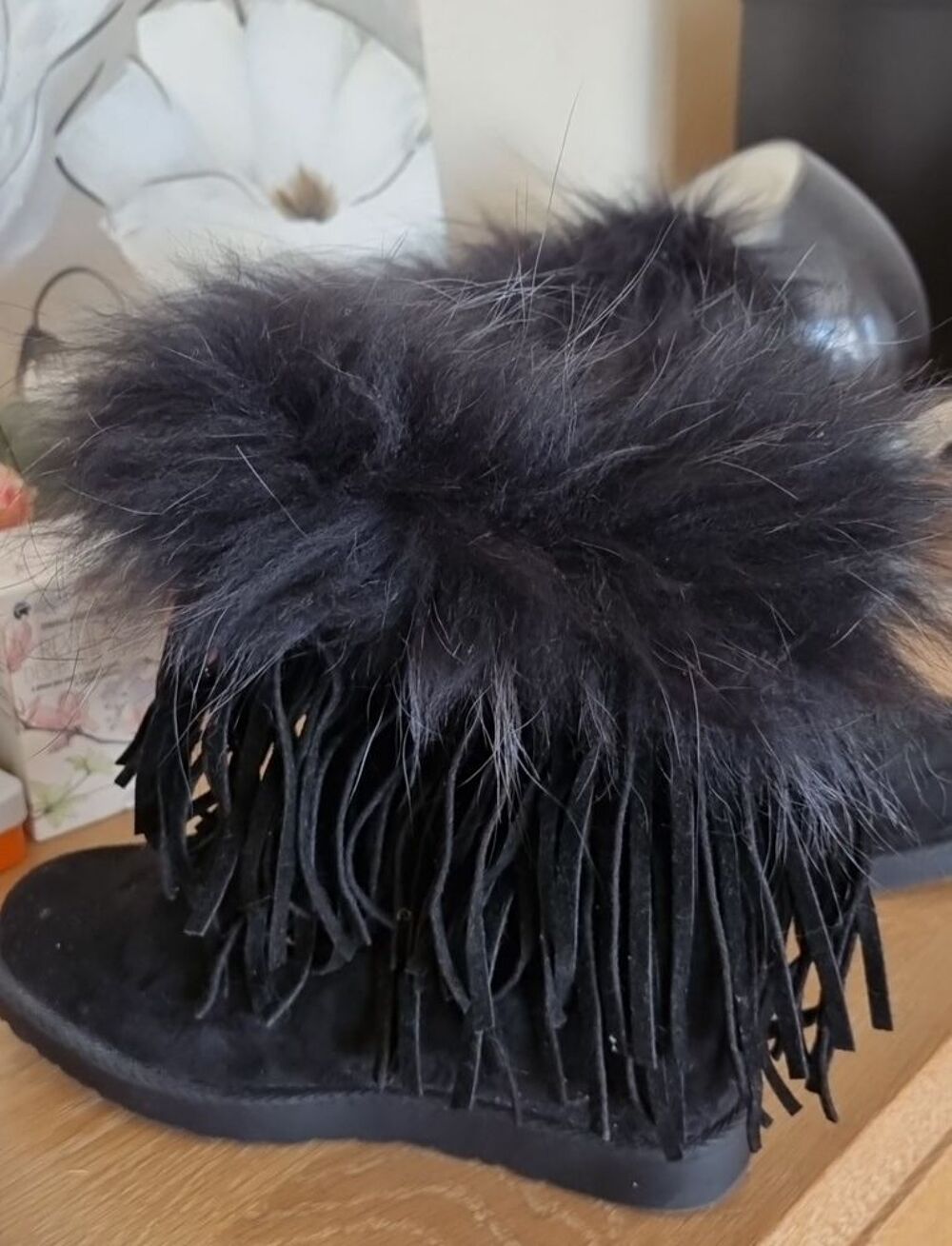 Tr&egrave;s jolies boots NEUVES P 39 Chaussures