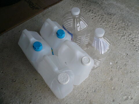 Bidons 5 litres 2 Boisset-et-Gaujac (30)