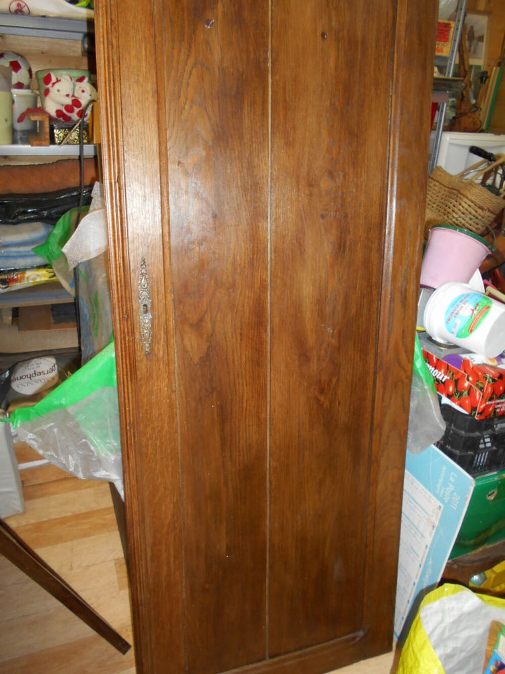 deux portes d'armoire, bois plein, tr&eacute;s joli bois. Bricolage