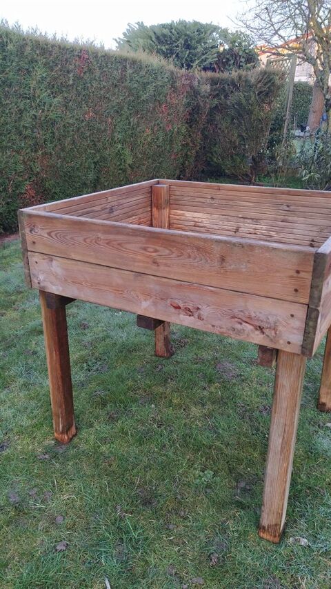un carré potager sur pied 110 Maulévrier (49)