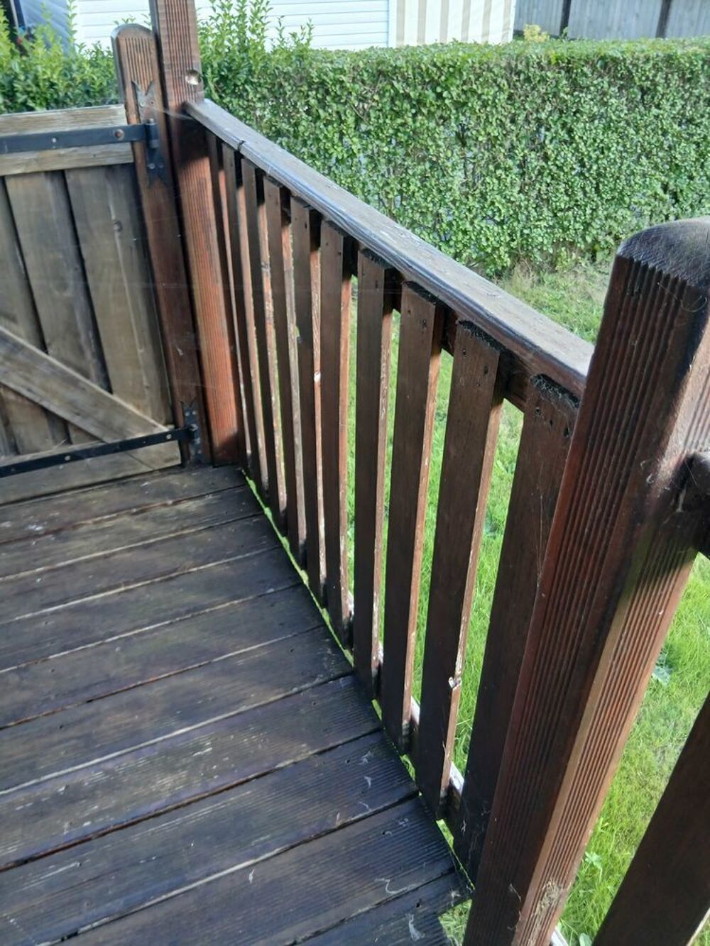 GRANDE TERRASSE COMPL&agrave;ˆTE EN BOIS MASSIF Jardin