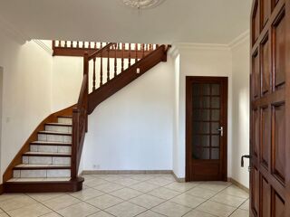  Villa � louer 6 pi�ces 195 m�