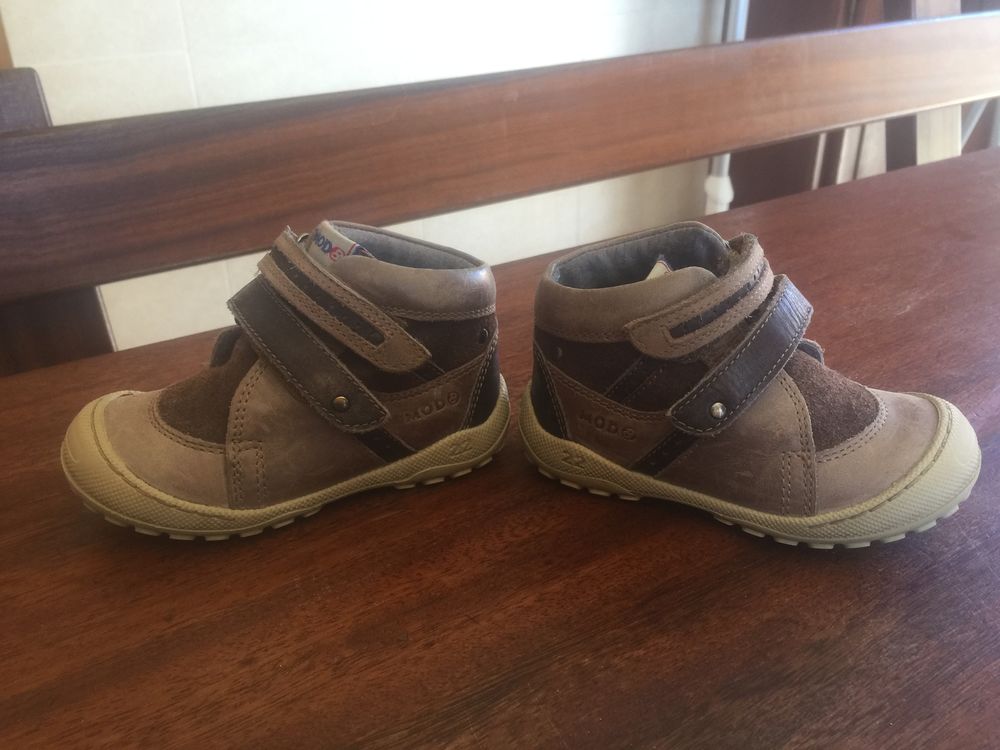 Chaussures enfant garcon &agrave; cratch " MOD 8 " Chaussures enfants