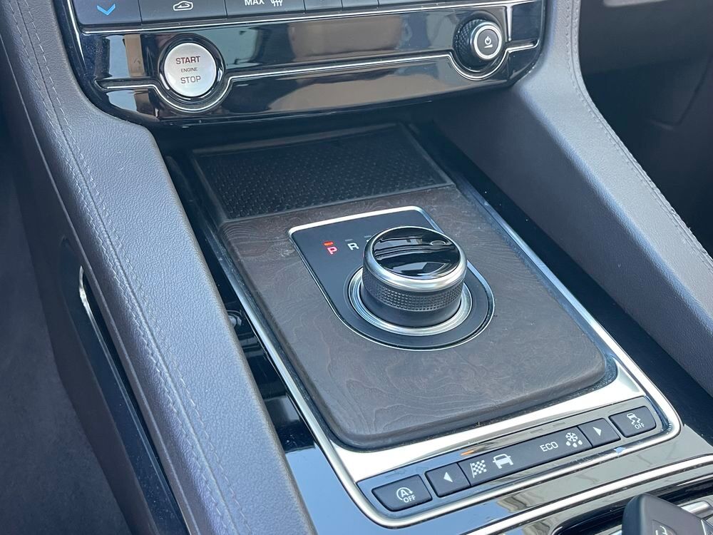 F-PACE F-Pace 2.0 D - 180 ch AWD BVA8 Prestige 2020 occasion 33700 M&eacute;rignac