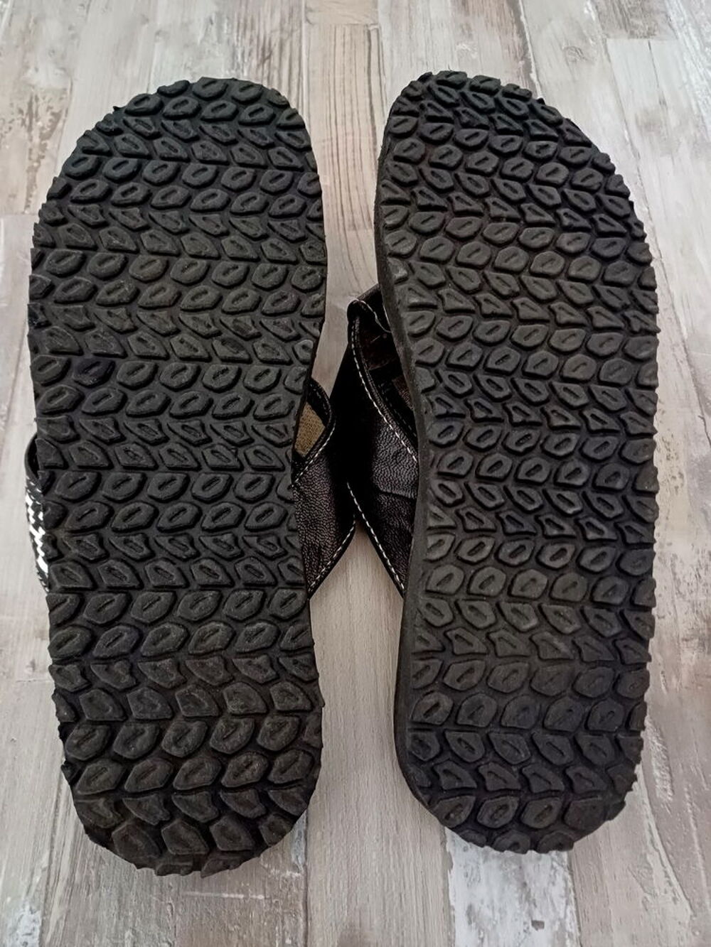 SANDALE ou CLAQUETTE AFRICAINE Chaussures