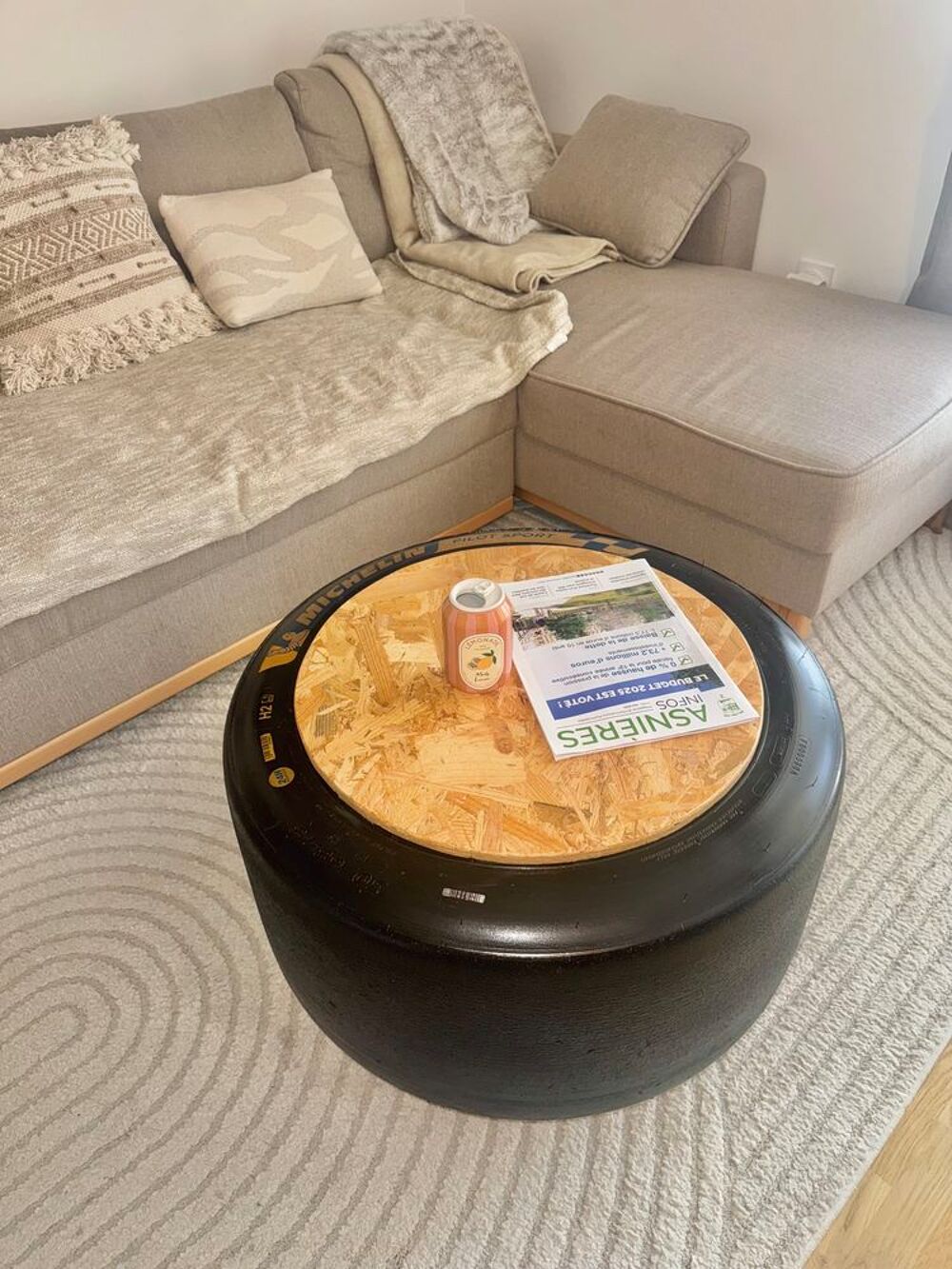 Table basse originale en pneu Michelin ? avec rangement Meubles