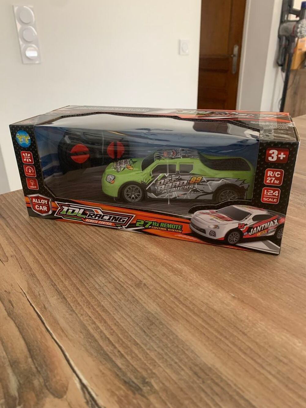 Jouet Voiture t&eacute;l&eacute;command&eacute;e " Idl Racing " Jeux / jouets