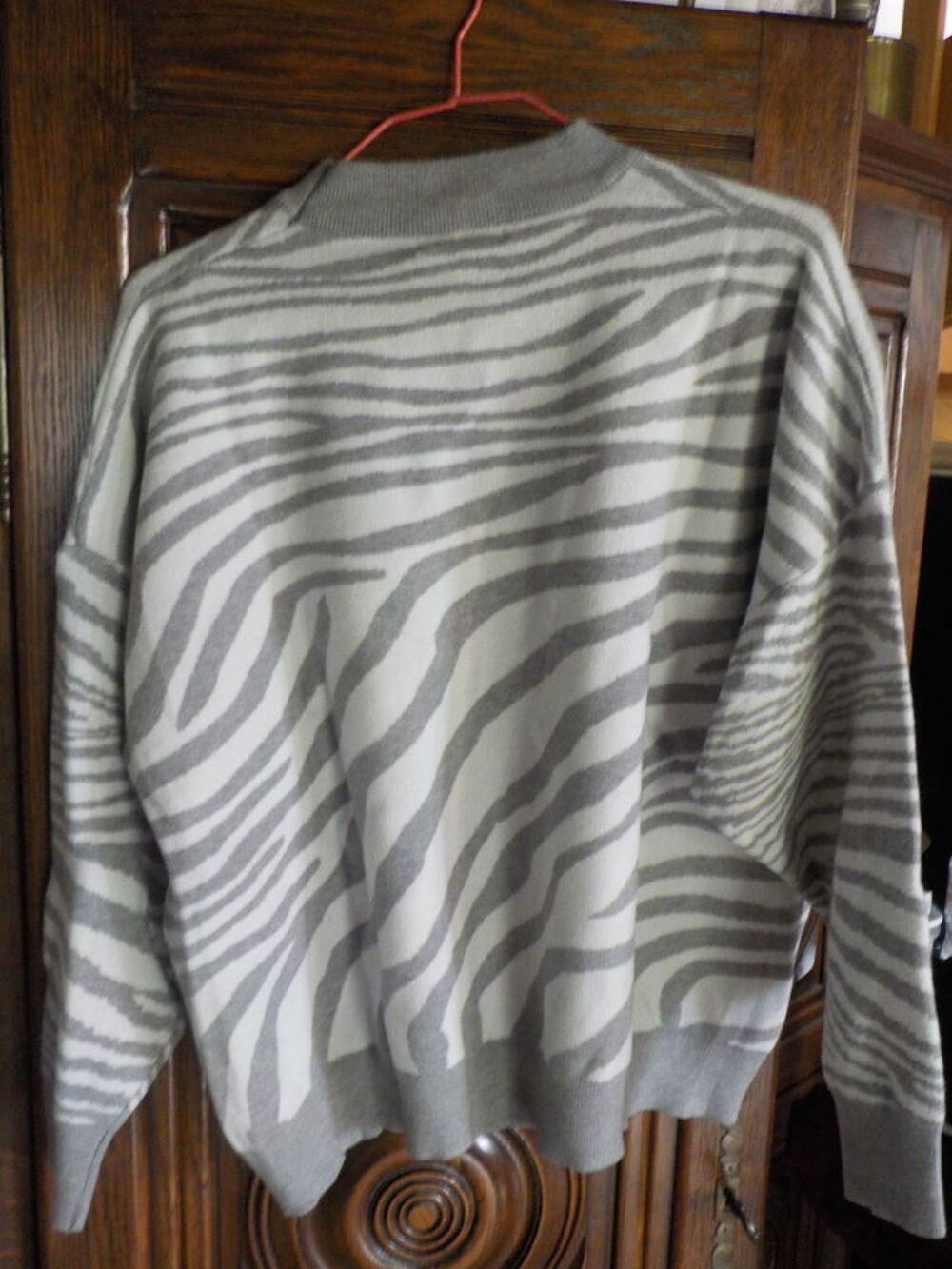 PULL ROSY DAYS ZEBRE GRIS BLANC COL ROND MANCHES LONGUES
Vtements