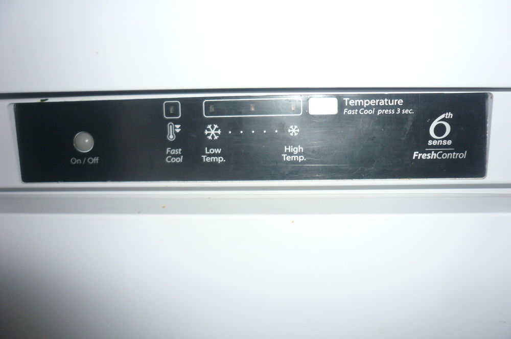 R&eacute;frig&eacute;rateur cong&eacute;lateur encastrable Whirpool Electroménager