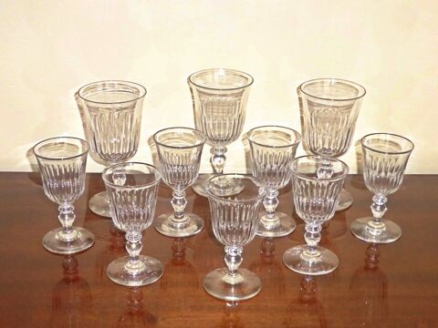 Lot de verres à pied transparents côtelés 70 Paris 15 (75)