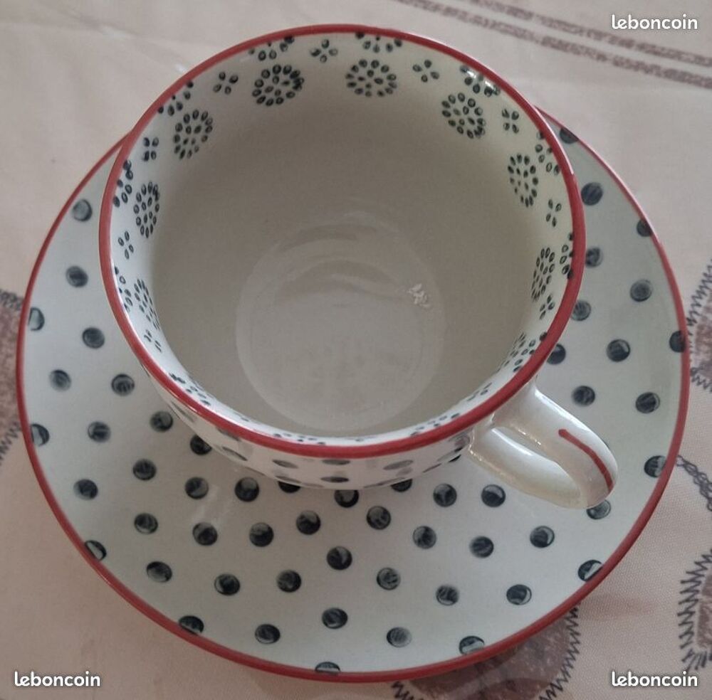 1 tasse de marque Amadeus avec soucoupe jamais utilis&eacute;e Décoration
