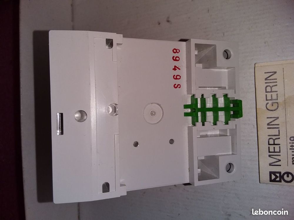 MERLIN GERIN 15366 multi9 24h+7j+2c NEUF Bricolage