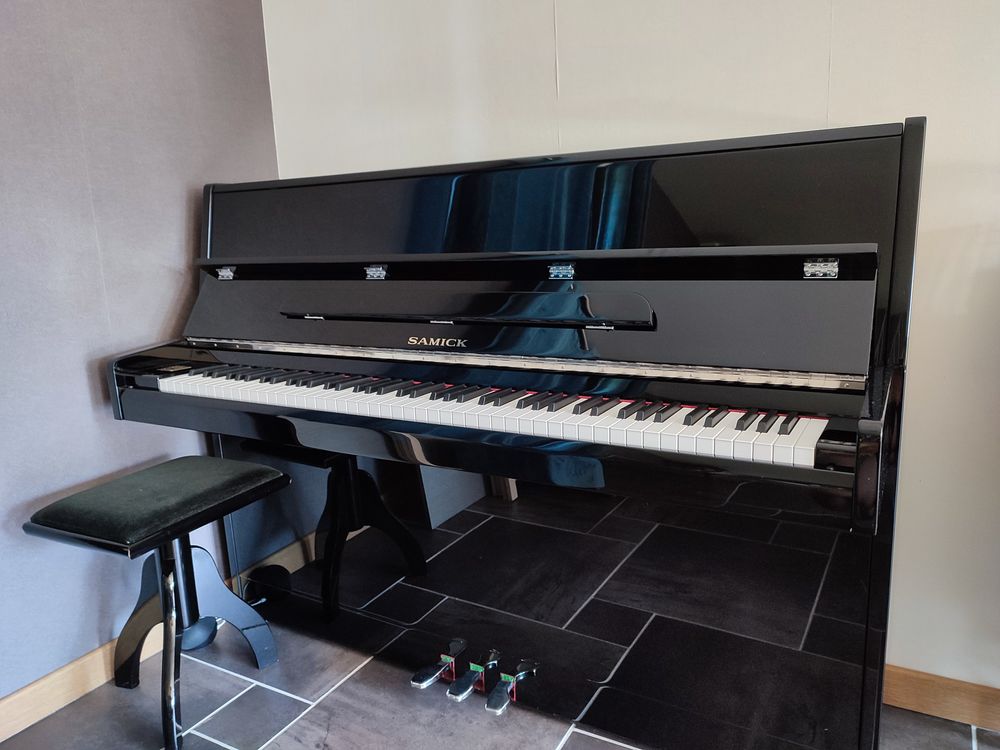 Piano Samick Instruments de musique